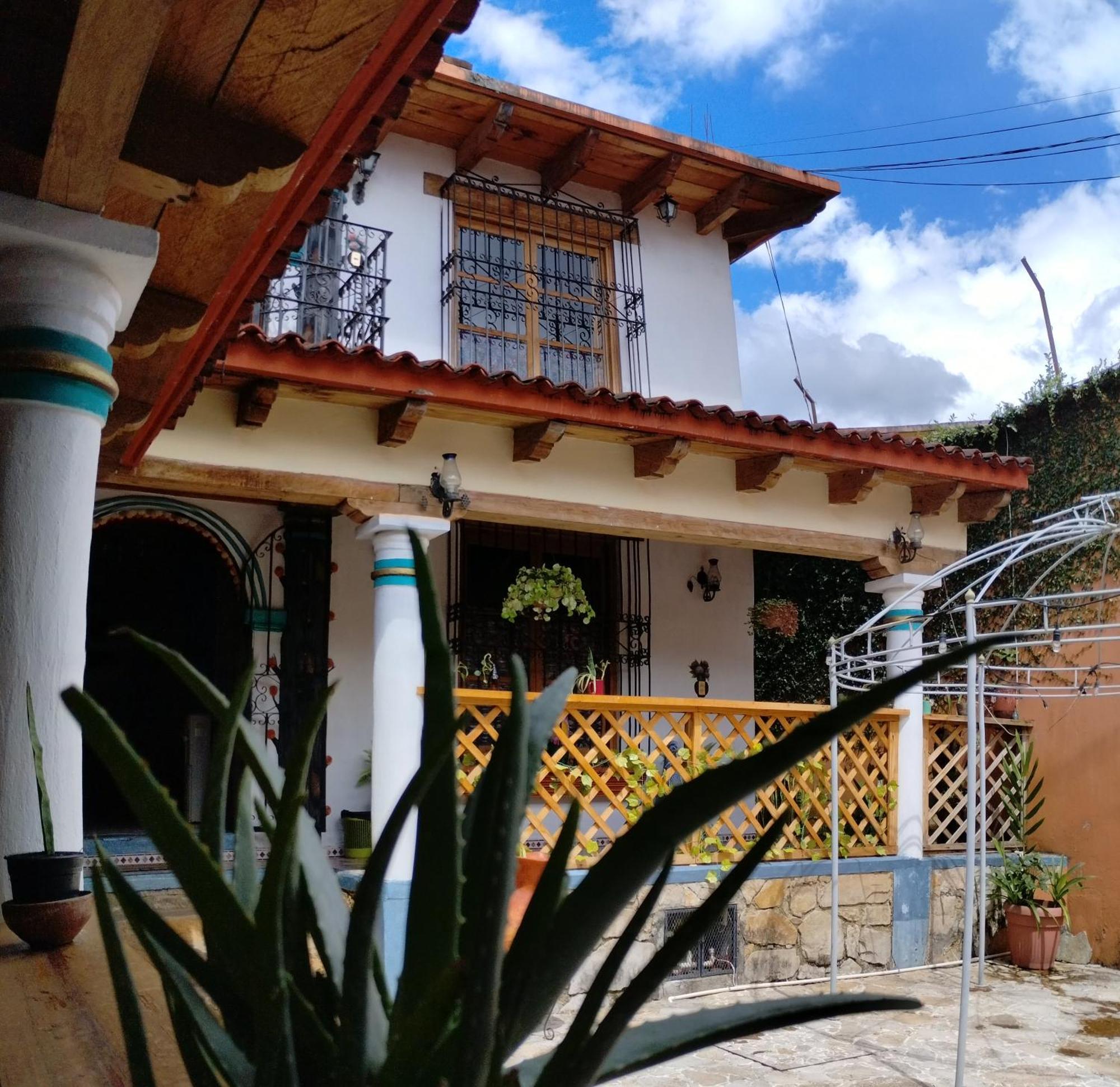 Hotel Tierra Maya San Cristóbal de Las Casas Екстериор снимка